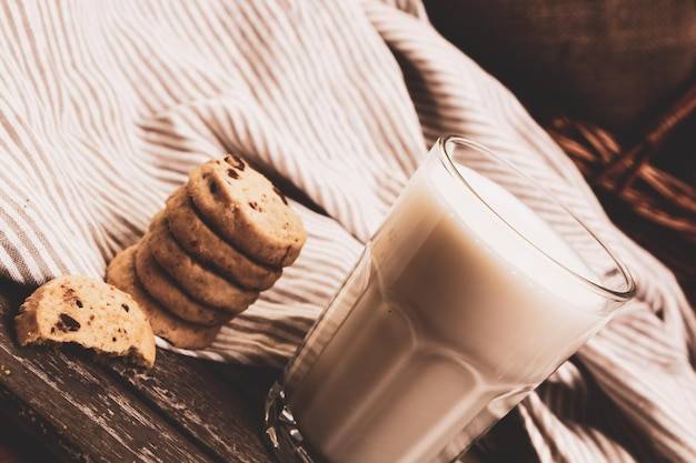 Czekolada mleczna bez cukru bezglutenowa jako alternatywa dla tradycyjnych słodyczy