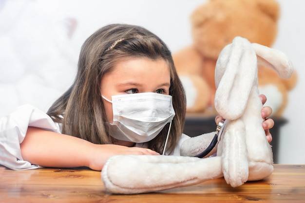 Jak rozpoznać objawy gdy dziecko ma robaki?