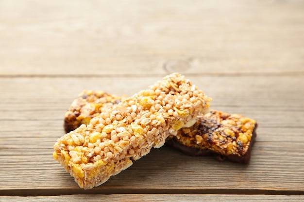 Jak wybrać baton orzechowy bezglutenowy 70 g do zdrowej przekąski?