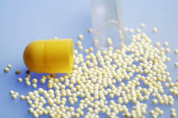 Na czym polega działanie maślanu sodu bezglutenowego w kapsułkach Pharmovit?